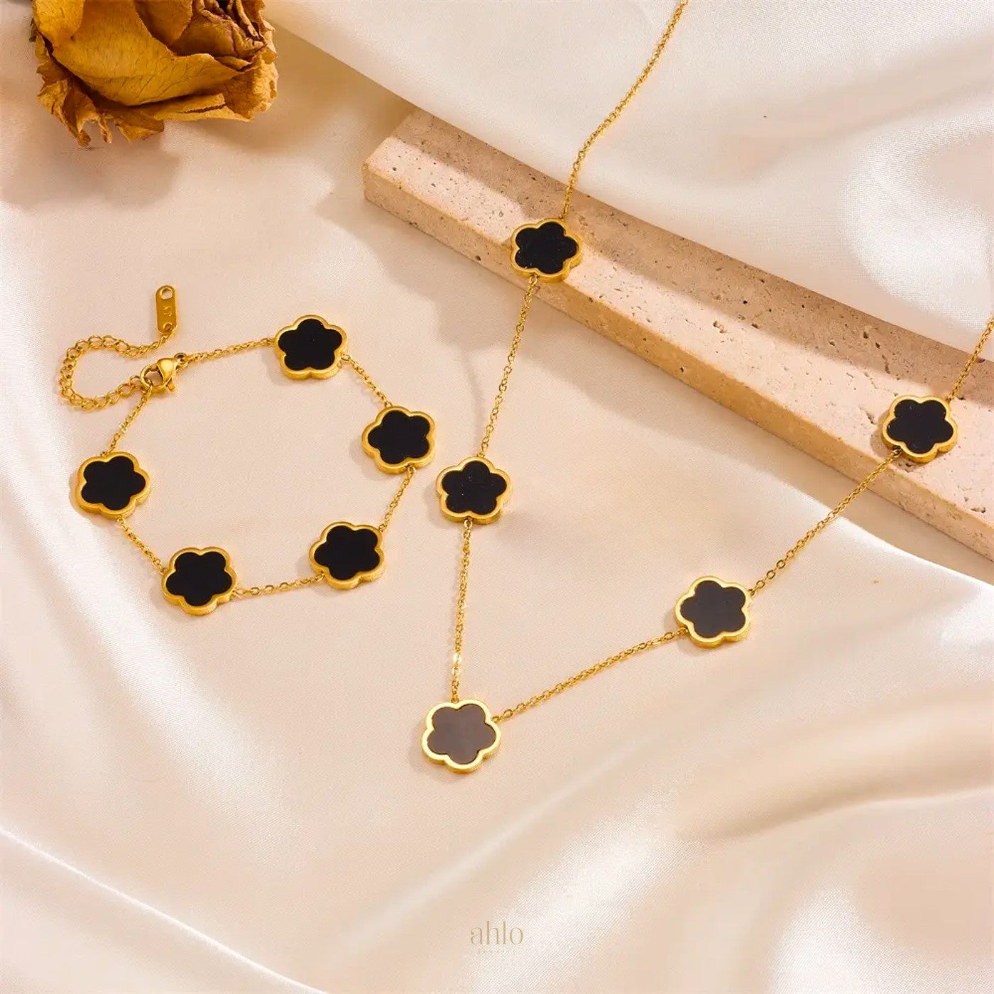 Black Clover Flower Necklace & Bracelet Set