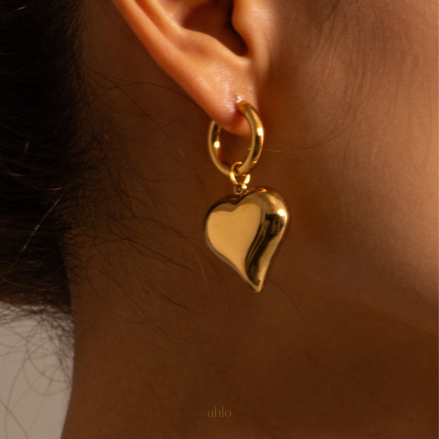 Chunky-Heart-Huggie-Earrings-brincos