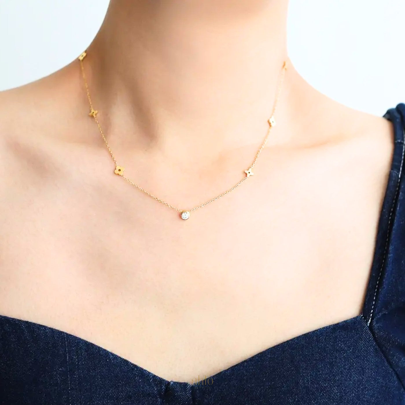 Dainty Clover Necklace