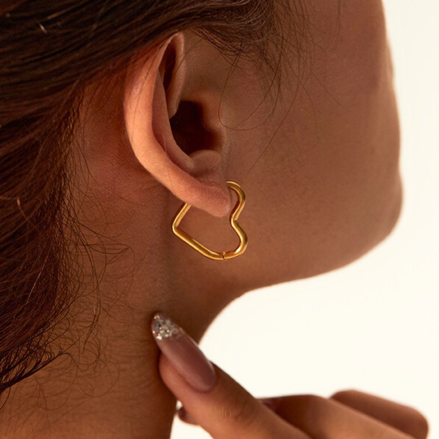 Golden-Heart-Hoop-Earrings-brincos