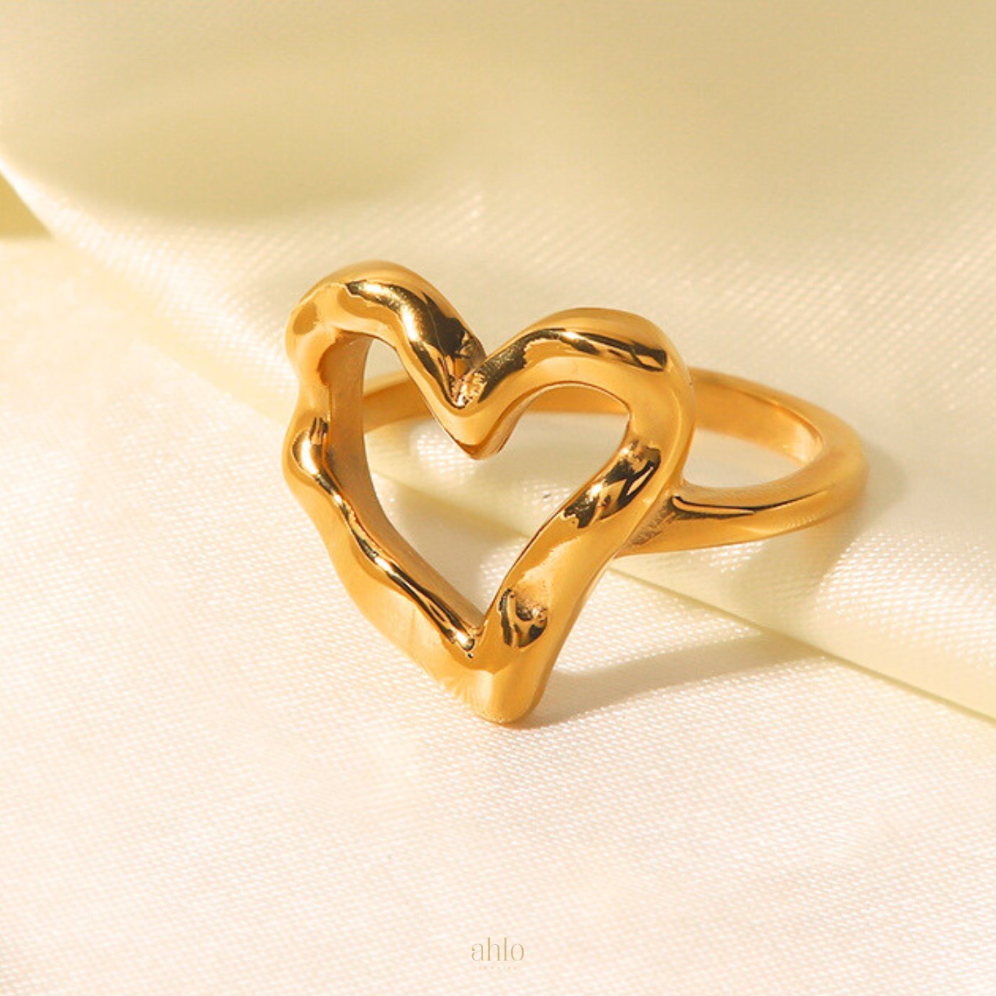 Golden-Heart-Statement-Ring-anel-ouro