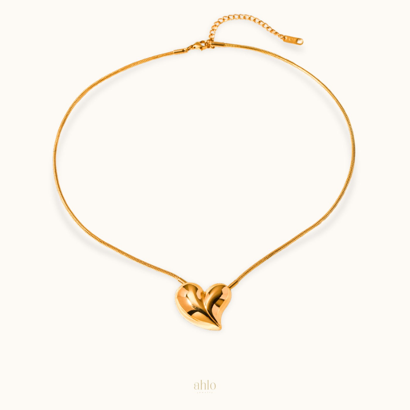 Hearty-Glamour-Necklace-colar-trendy-heart-gold