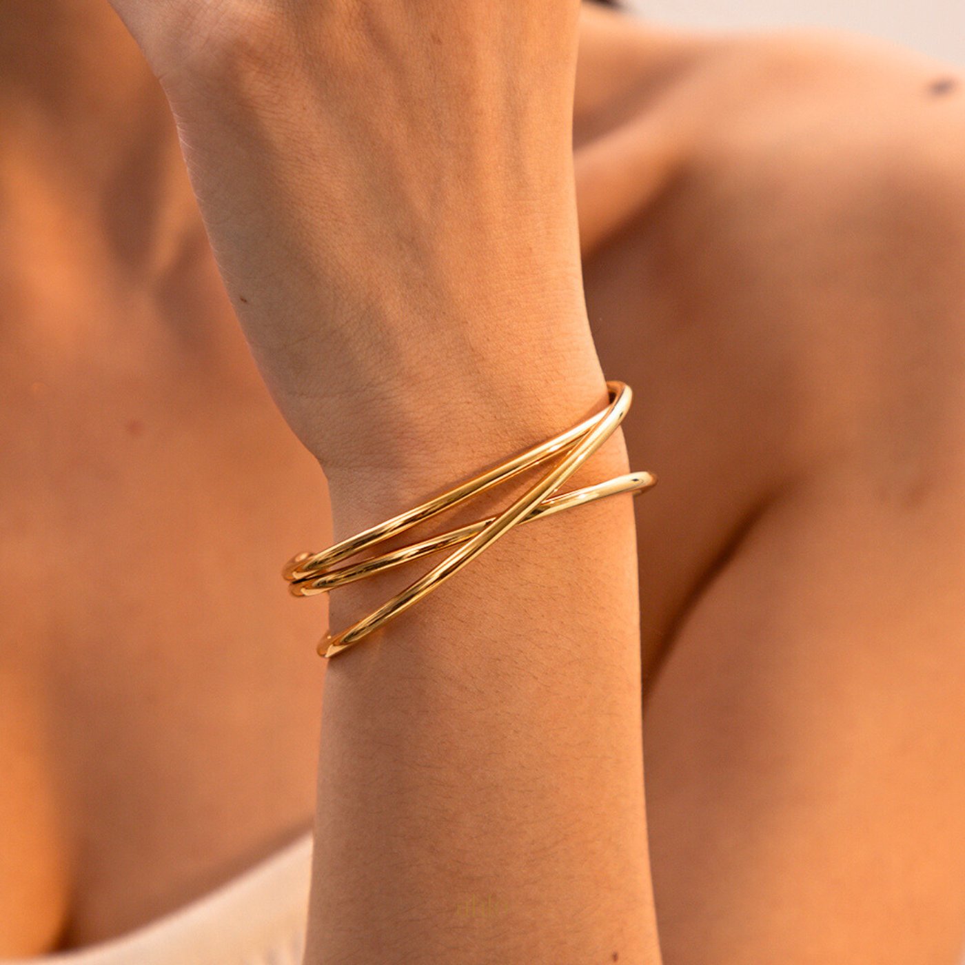 Layered-Elegance-Cuff-bracelete