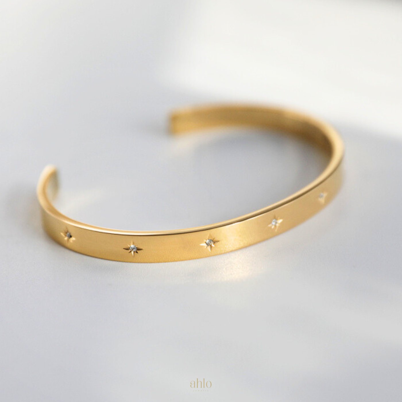 Stellar_Glow_Cuff