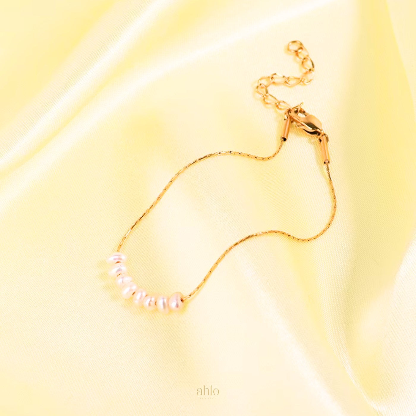 pearl-bracelet-gold